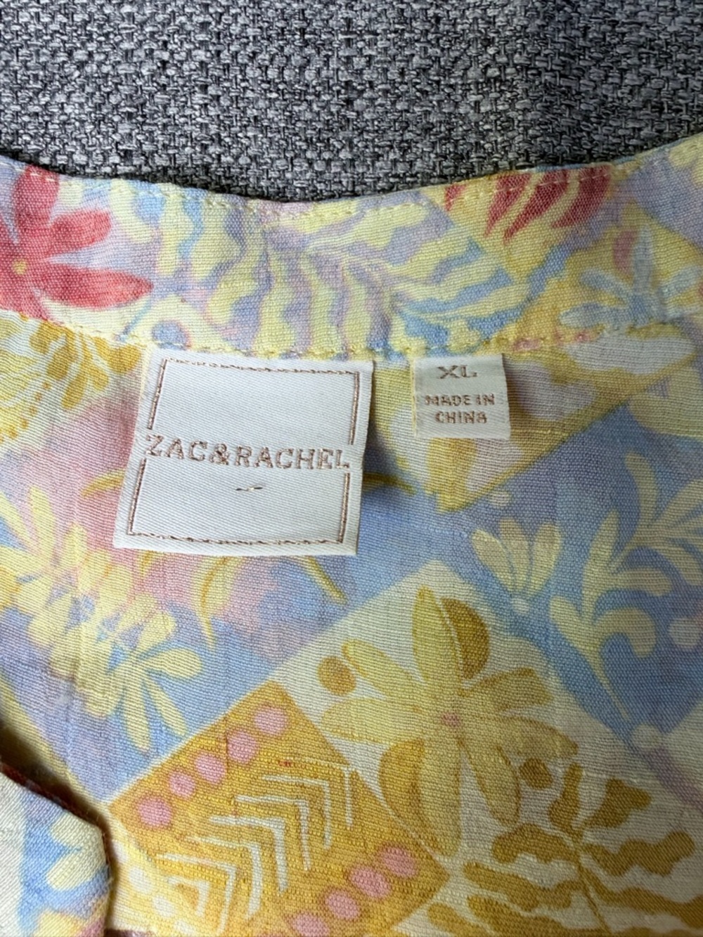 Womens Yellow Floral Button-Front Blouse - Picture 3 of 9